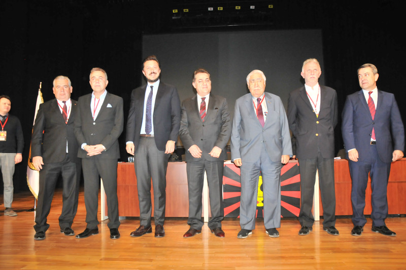 ES-ESE BAŞKAN DAYANMIYOR