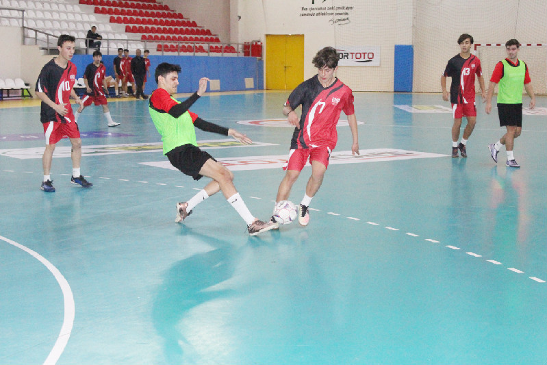 FUTSAL RESİTALİ BAŞLADI