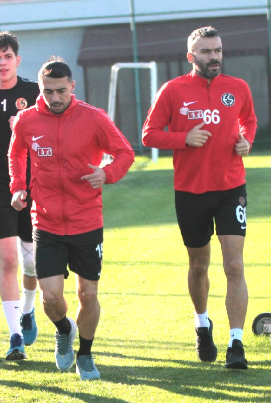 KIVANÇ TAKIMLA ÇALIŞTI