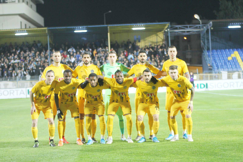 KADRODA 5 DEĞİŞİKLİK