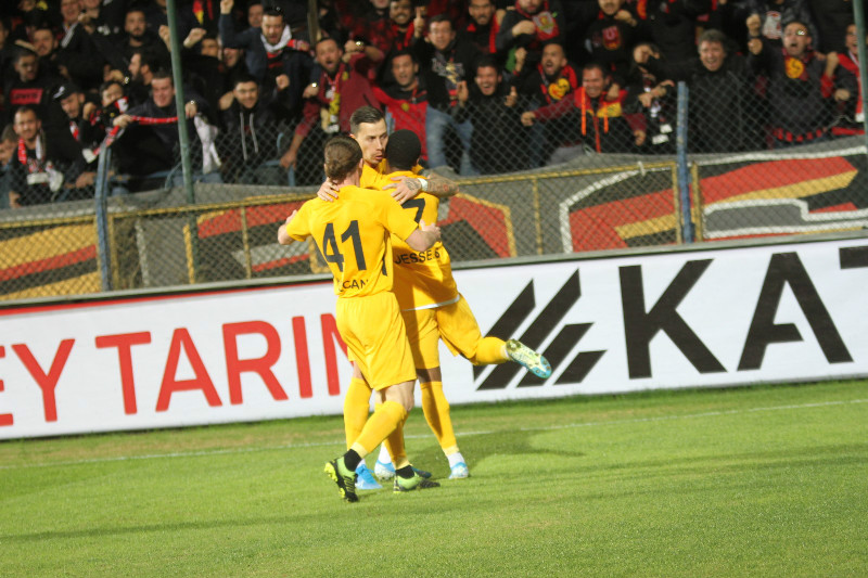 BERABERLİĞE PRİM VAR