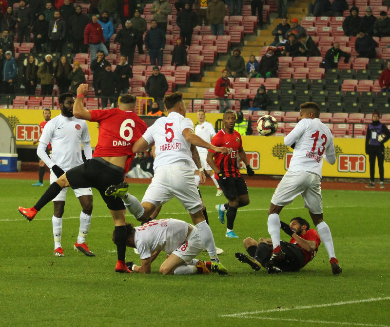 SAVAŞIYORUZ SAVAŞACAĞIZ