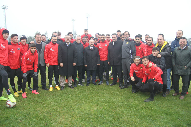 SİZLERİ GURURLA İZLİYORUM