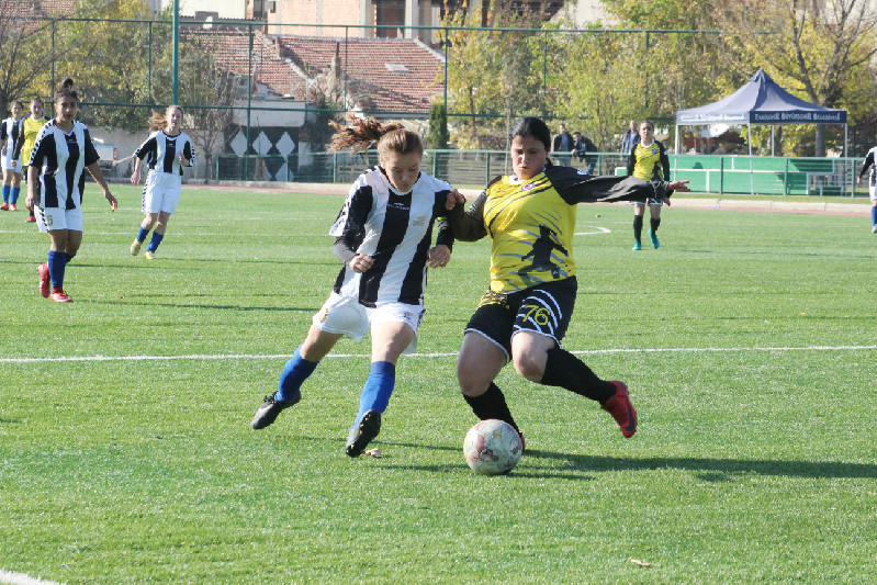 DİŞİ KRAMPONLARDA DERBİ ZAMANI