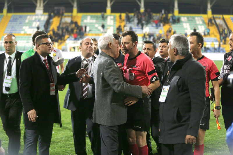 KOL KOLA PUANIMIZI ÇALDINIZ(1-0)