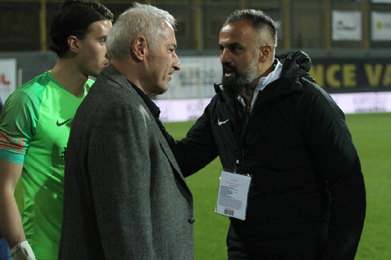 KOL BUNU HEP YAPIYOR