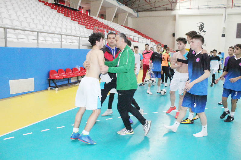 ELEME MAÇLARI OLAYLI VE GERGİN GEÇİYOR