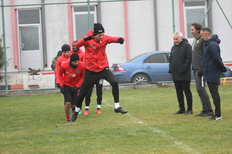 YILIN SONU MUTLU GELSİN  SIKINTILI SÜREÇ