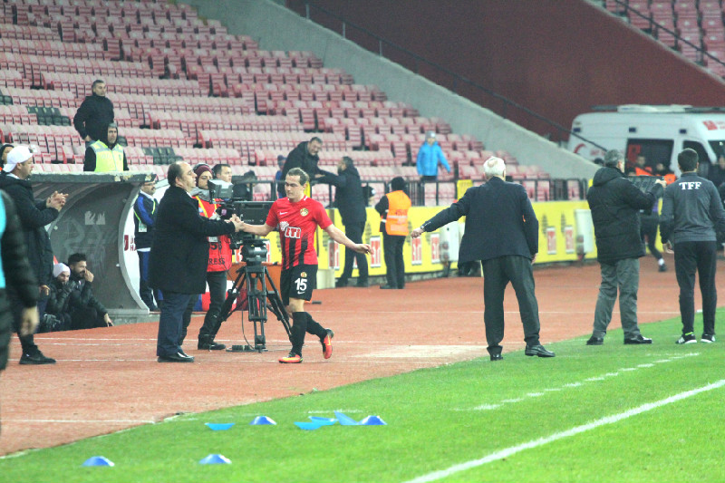 OYUNCU DEĞİŞİKLİKLERİ  TARTIŞMA KONUSU OLDU