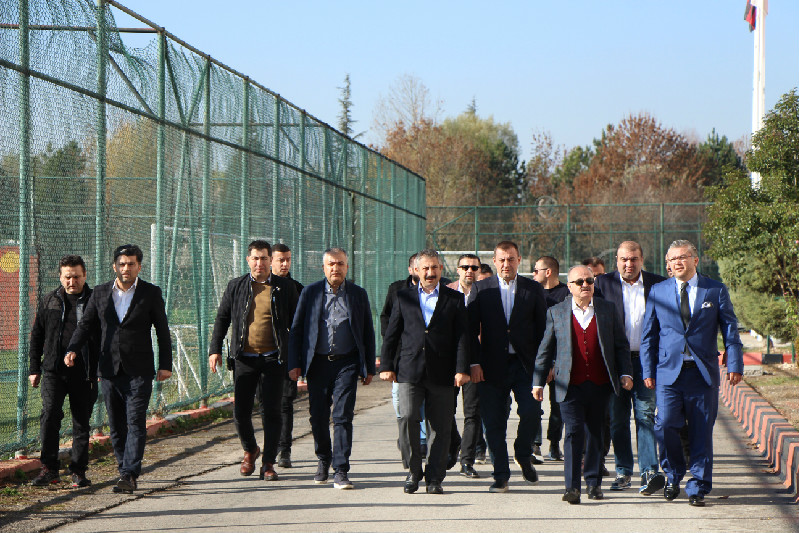 YÖNETİM ÇÖZÜM YOLU ARIYOR