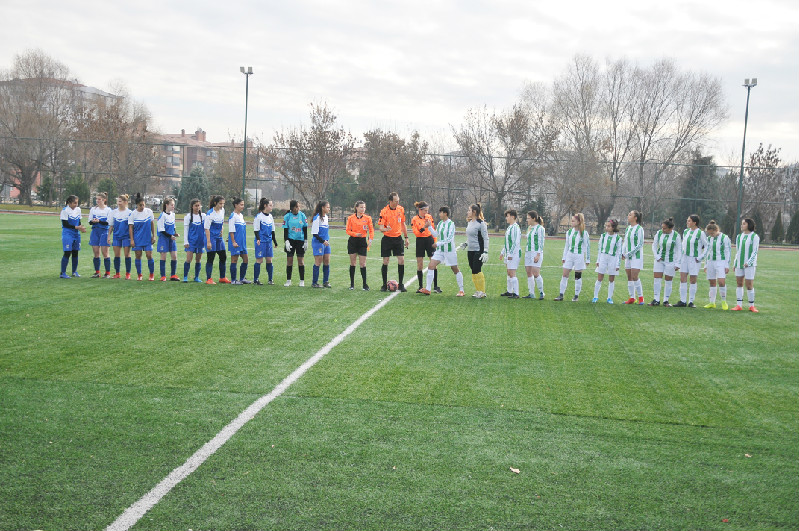 DİŞİ KRAMPONLAR DEPLASMANDA