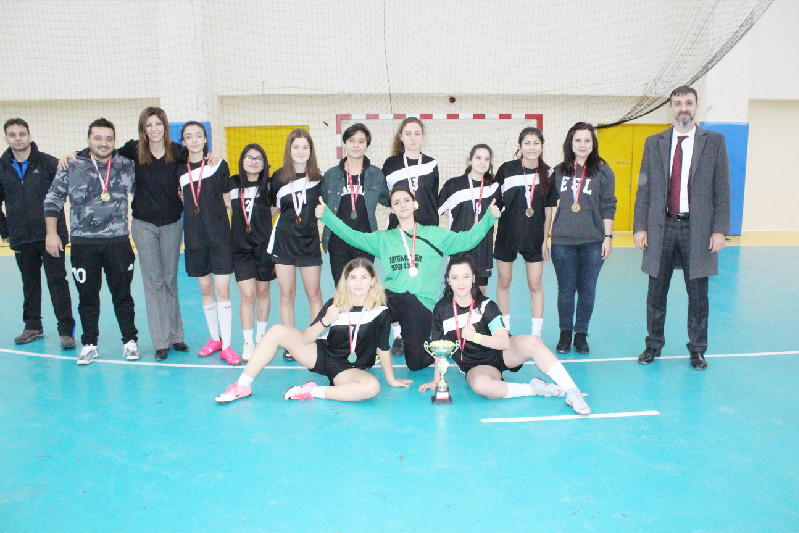 KIZLARDA SPOR LİSESİ ŞAMPİYON
