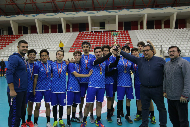 BÜYÜKŞEHİR GENÇLER HENTBOLDA ŞAMPİYON