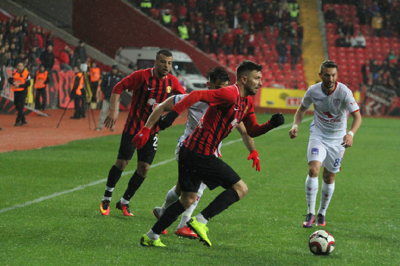 MİLİNKOVİÇDEN   HABER BEKLENİYOR