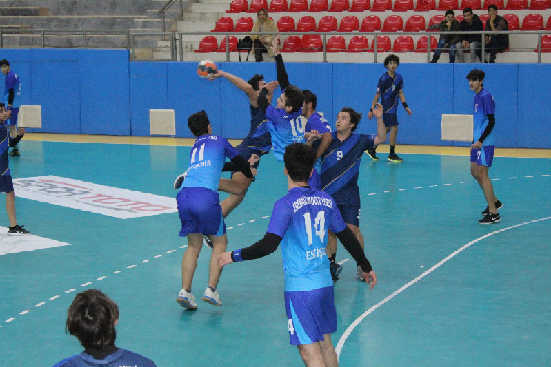 BÜYÜK ÇEKİŞME BAŞLADI