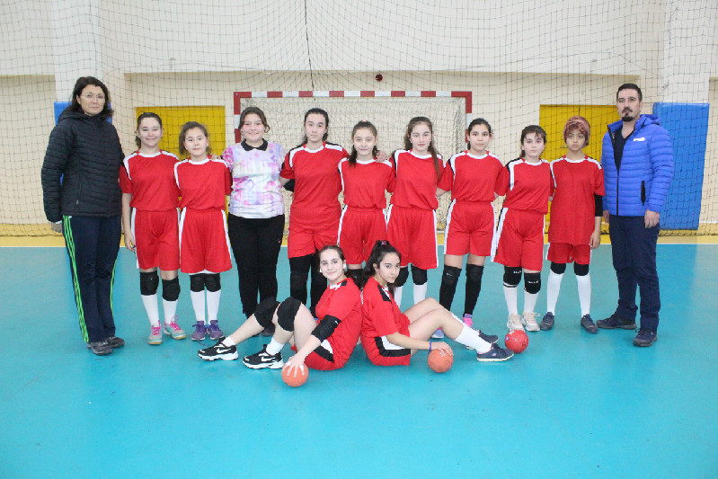 YILDIZ KIZLARDA YARI FİNAL HEYECANI