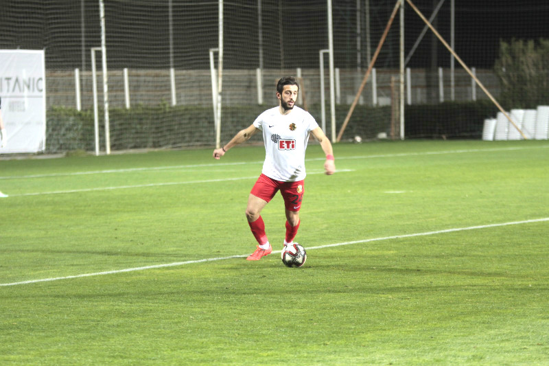 MEVLÜT ÜSTÜNE KOYUYOR