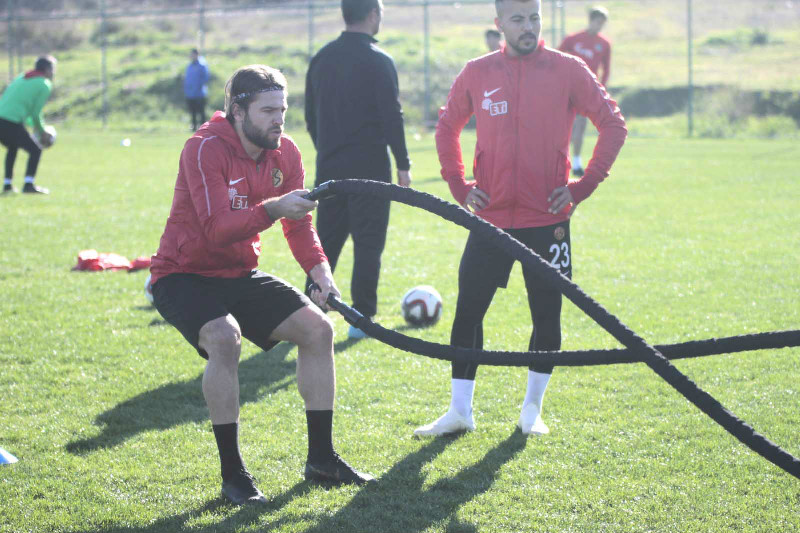 İLK MAÇI İPLE ÇEKİYOR