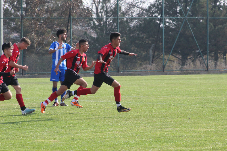 U17LER AFYONDAN ŞEN DÖNDÜ