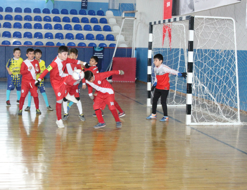 NEFES KESEN RESİTAL SÜRÜYOR