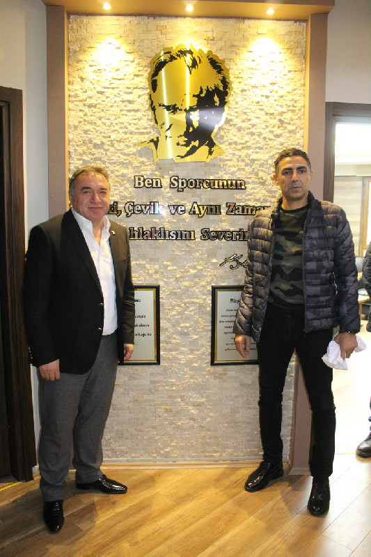 BU YOLDA KENDİ FEDA EDECEK TAKIMIMIZ VAR