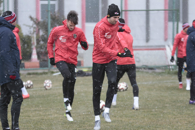 FURKANA EKÜRİ ARANIYOR