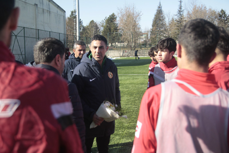 ÇOK ÖZEL BİR KULÜPSÜN ESKİŞEHİRSPOR