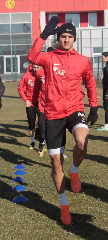 GENÇLER KADROYA ALINDI