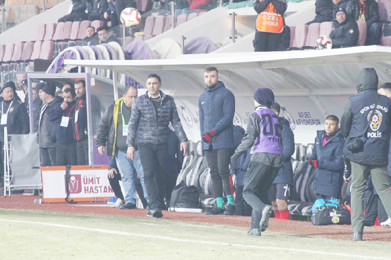 MAÇI YAŞAYAN KULÜBE VARDI