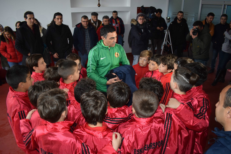 SEVGİNİN OLDUĞU YERDE BAŞARI GELİR