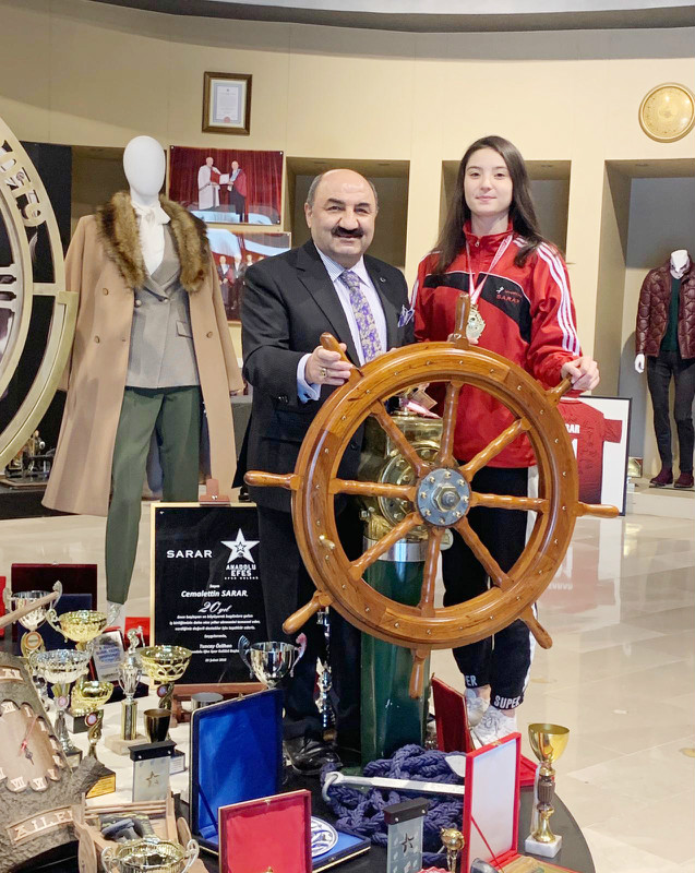 ŞAMPİYON ÖDÜLLENDİRİLDİ