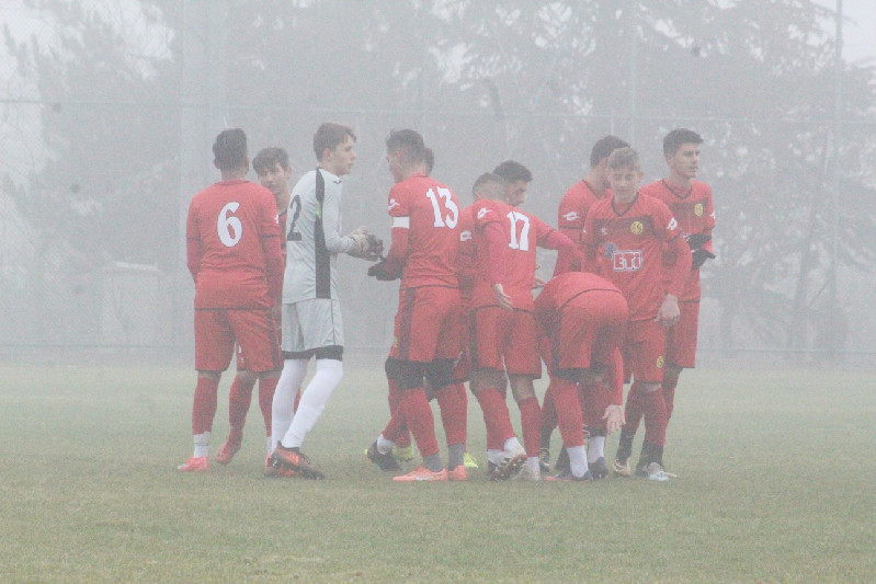 GENÇ ŞİMŞEKLER PUAN PEŞİNDE