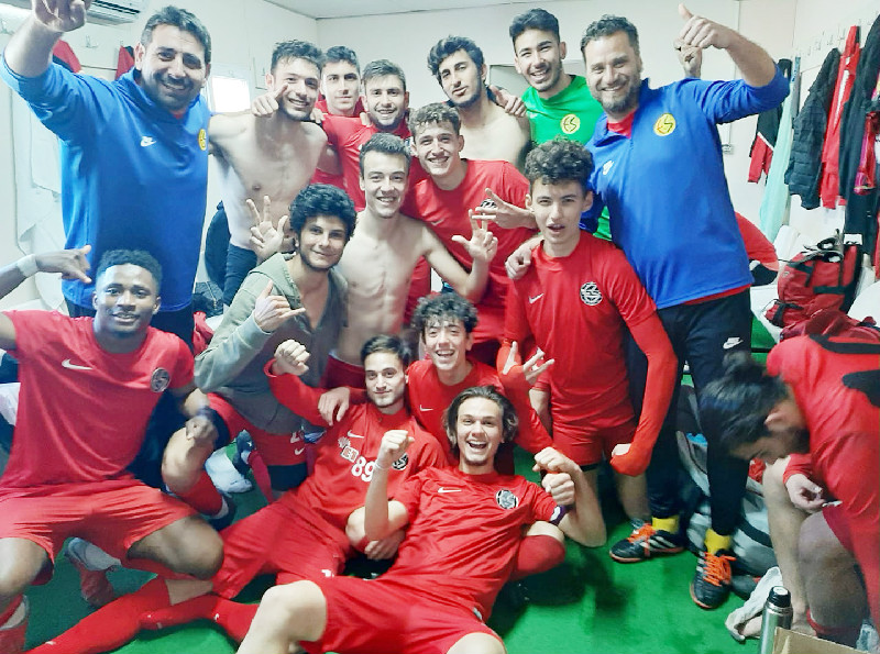 U19LAR ŞEN DÖNDÜ(1-3)