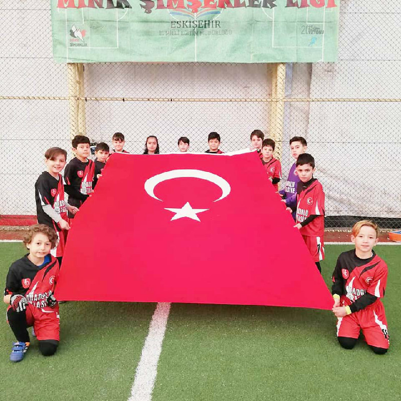 MİNİK ŞİMŞEKLER ŞEHİTLERİMİZİ UNUTMADI