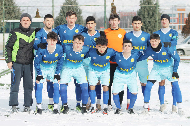 IŞIK TEK ATTI ÜÇ ALDI(1-0)