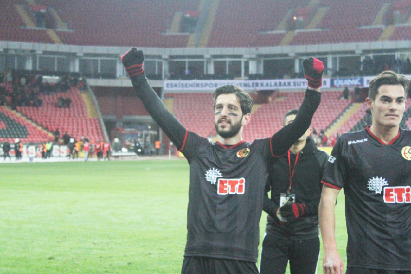 MEVLÜT GÜVEN VERİYOR