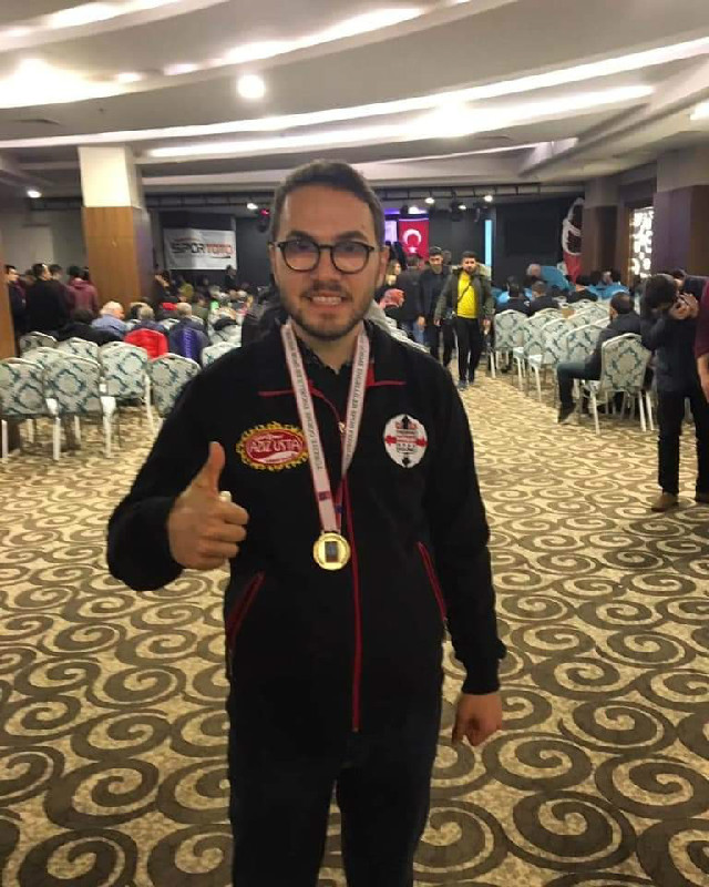 SATRANÇTA İNÖNÜ’YE ALTIN GURUR