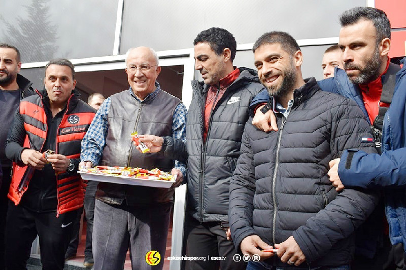 ŞİMŞEKLER MORALLİ GİTTİ