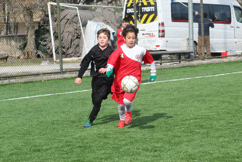 YILDIZLAR FUTBOLDA 3 MAÇ OYNANDI