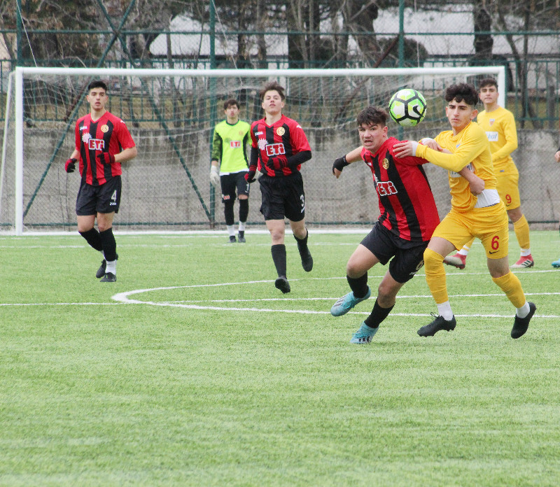 AKADEMİDE KAYIP HAFTA