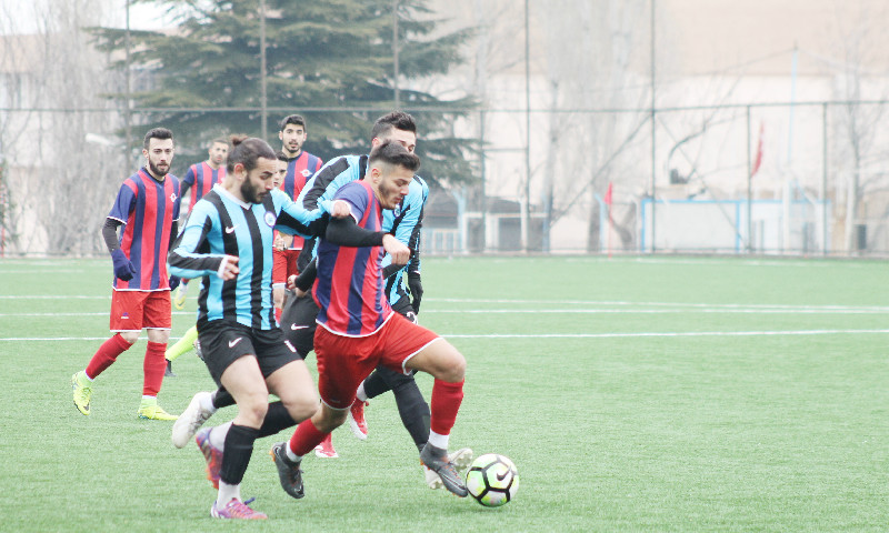 SÜPERDE ZORLU VİRAJA GİRİLİYOR