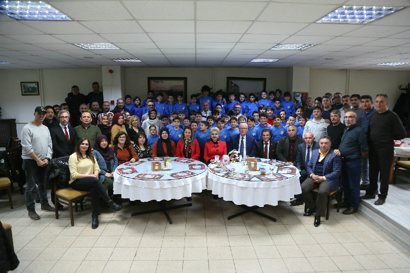 BAŞKAN KURT ODUNPAZARISPOR İLE BULUŞTU