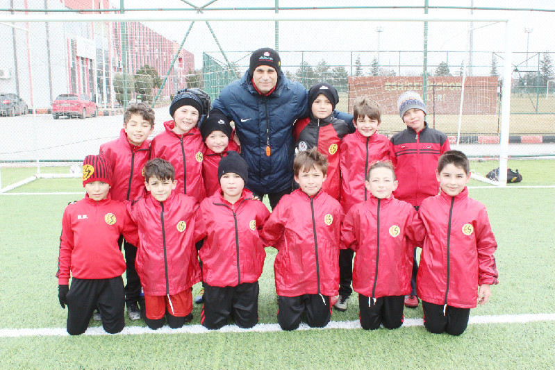 MİNİKLER ÇALIŞIYOR