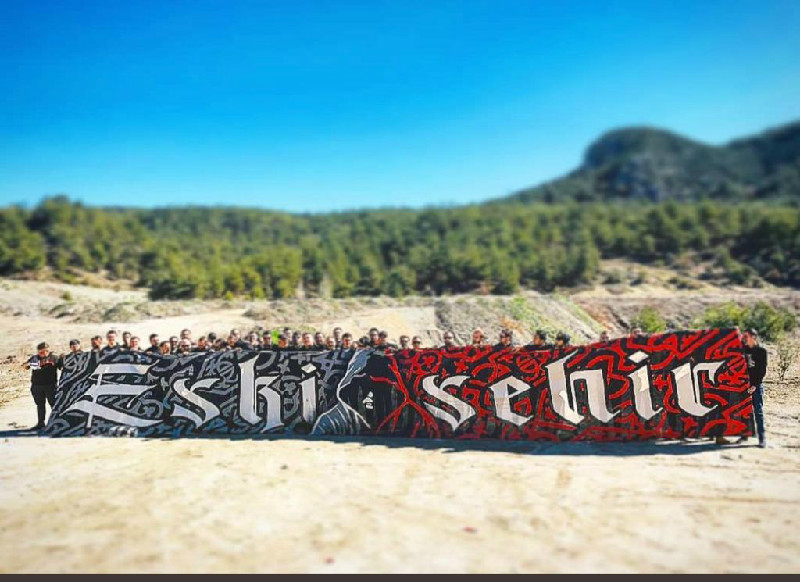 YOK BÖYLE BİR SEVDA