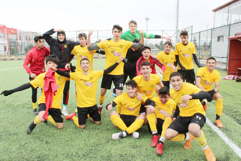 GENÇ ŞİMŞEKLER  Çifte Zafer Peşinde