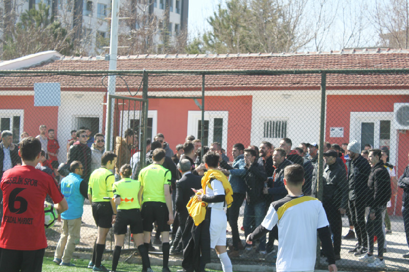 BU LİGDE FAVORİ YOK    AMA GERİLİM ÇOK