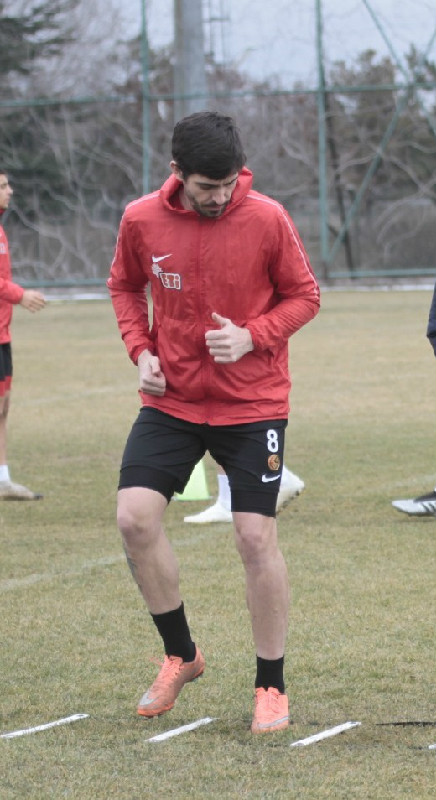 ONUR MR  ÇEKTİRDİ