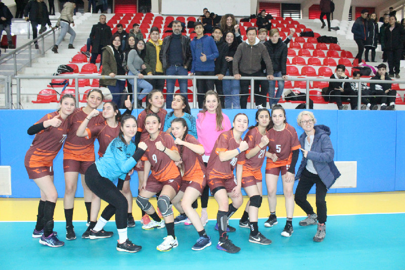 OKULLU GENÇ HENTBOLCULAR AFYONDA