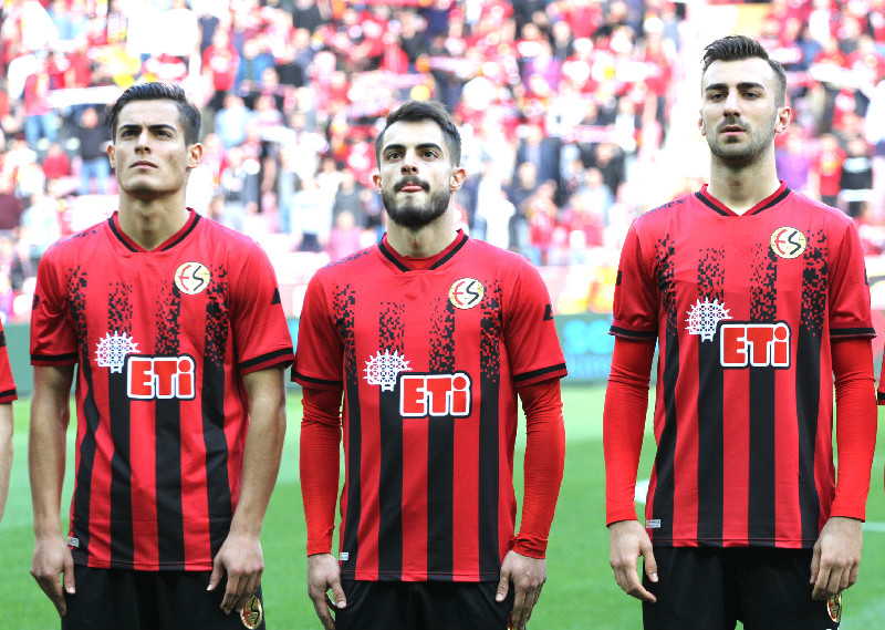 KADRODA 5 DEĞİŞİKLİK