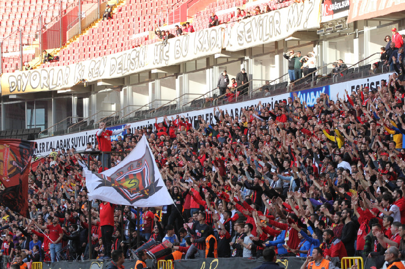 TARAFTAR DAHA NE YAPSIN?